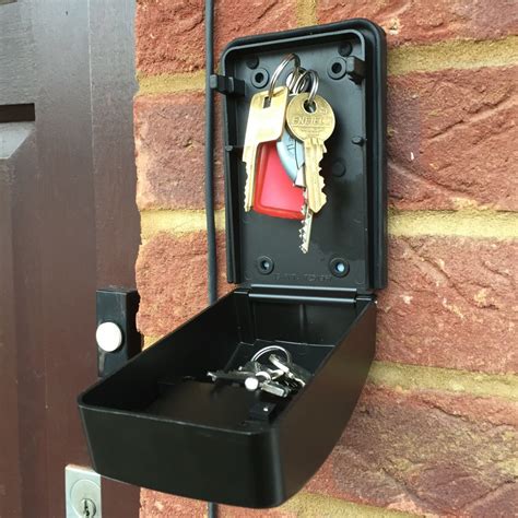 wall mounted door lock box